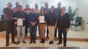 Read more about the article AMMOC participa da entrega de ordem de Serviço para pavimentação de ruas ao município de Joaçaba