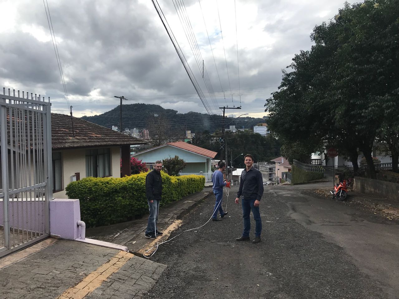 You are currently viewing Setor de Engenharia Civil da AMMOC realizando trabalhos no Município de Herval D’Oeste