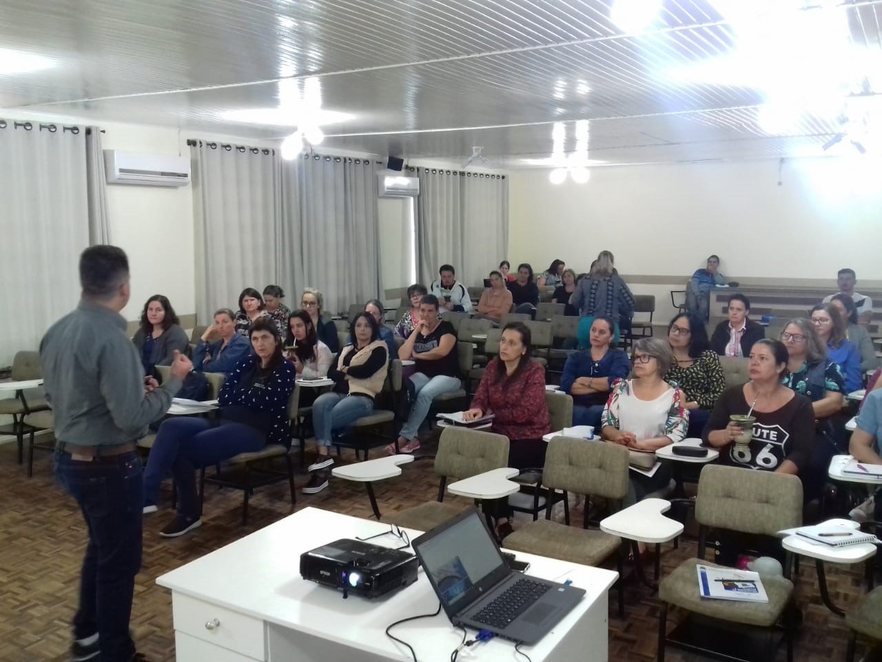 You are currently viewing Professores da rede Municipal de Catanduvas receberam Treinamento para Utilização do Sistema de Gerenciamento Escolar