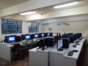 Read more about the article Escola Municípal Cruz e Sousa do Município de Herval D’Oeste teve seu laboratório de Informática instalado