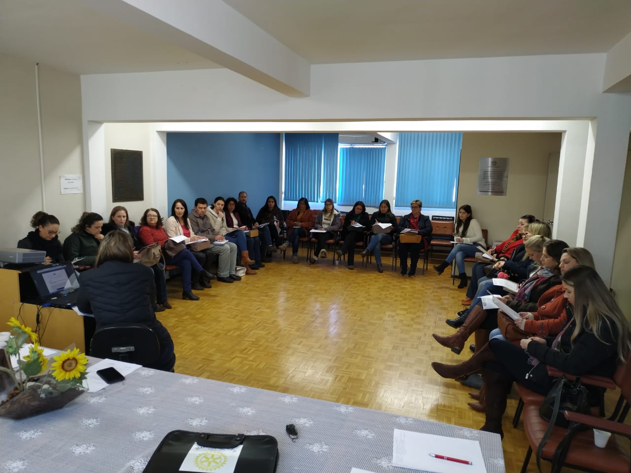 You are currently viewing Aconteceu na manhã do dia 14/08 no Auditório da AMMOC, a Reunião do Colegiado de Gestores e Trabalhadores da Política de Assistência Social da Região da AMMOC.