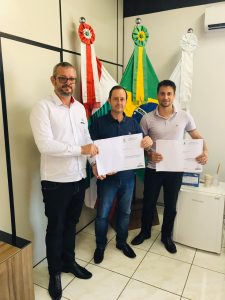 Read more about the article Prefeito Walter do Município de Erval Velho recebe Projetos da AMMOC