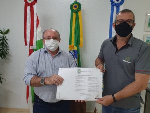 Read more about the article AMMOC entrega projeto para pavimentações de Ruas do Bairro Cruzeiro do Sul em Joaçaba