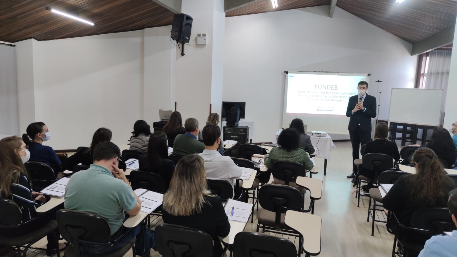 You are currently viewing Curso sobre o novo FUNDEB é realizado em Joaçaba – SC