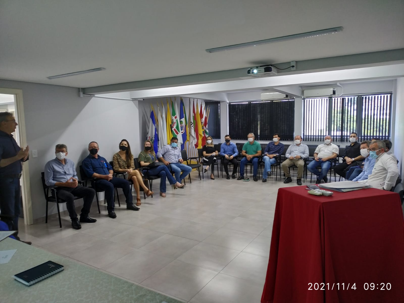 You are currently viewing Assembleia Geral com Prefeitos (as) é realizada na AMMOC