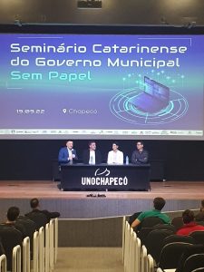 Read more about the article AMMOC é representada no Seminário Catarinense do Governo Municipal Sem Papel