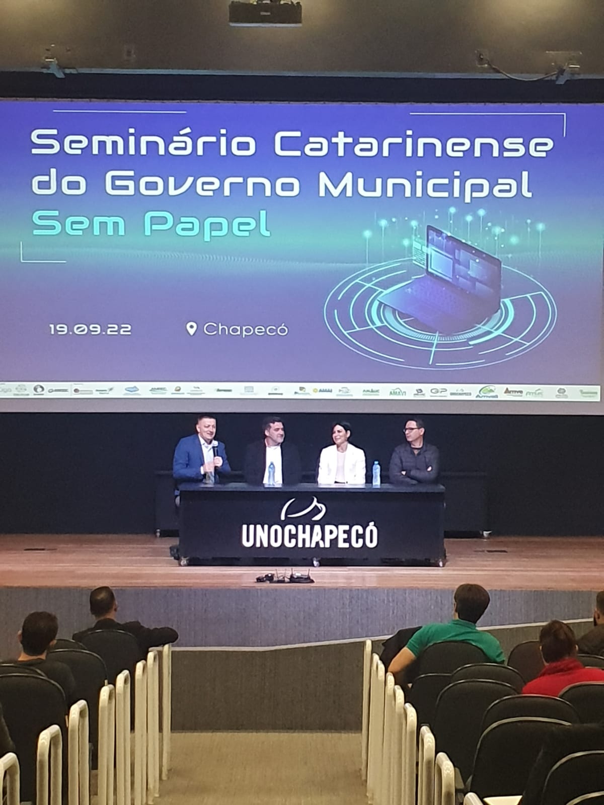 You are currently viewing AMMOC é representada no Seminário Catarinense do Governo Municipal Sem Papel