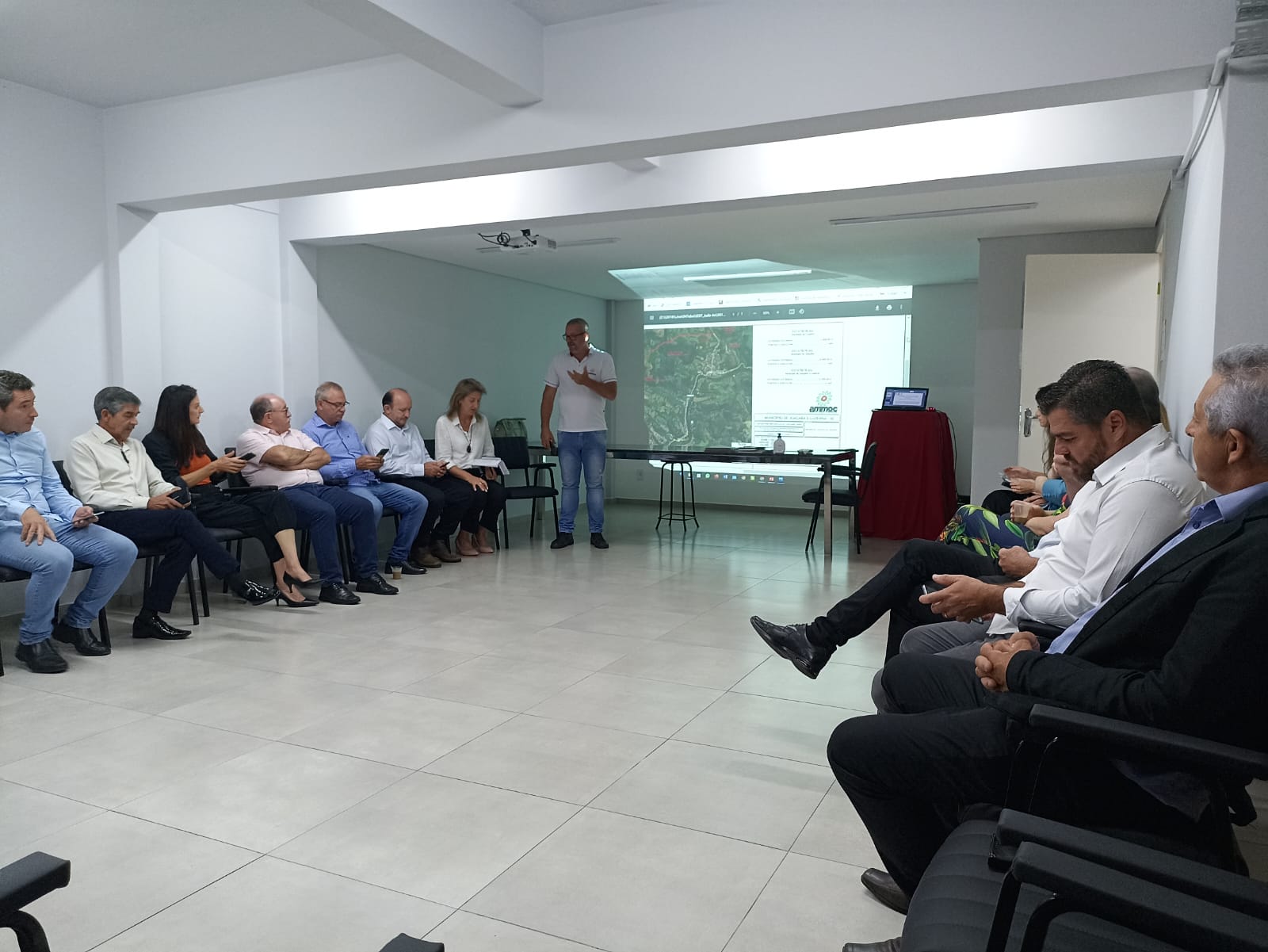 Read more about the article Prefeitos da AMMOC se reúnem para Assembleia Geral