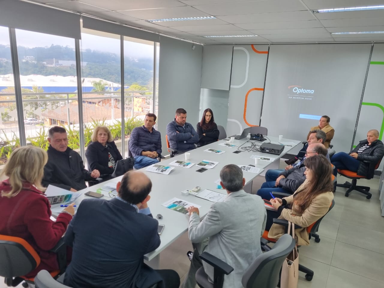 You are currently viewing Prefeitos que integram a AMMOC participam de Assembleia Geral Ordinária