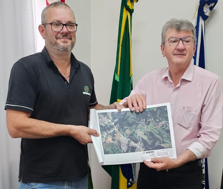 You are currently viewing AMMOC entrega projeto de pavimentação da estrada para a comunidade de Alto São Roque em Capinzal