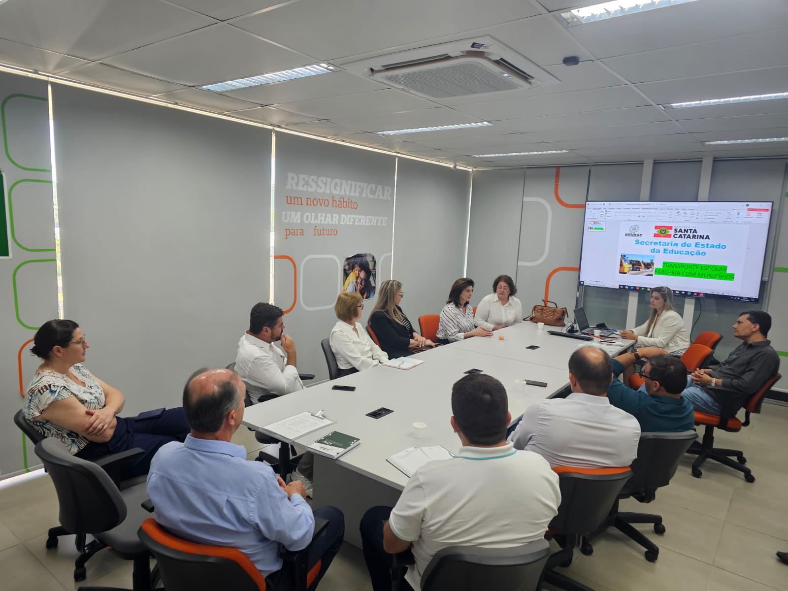 You are currently viewing Prefeitos da AMMOC se reúnem para debater avanços regionais e mudanças na educação catarinense